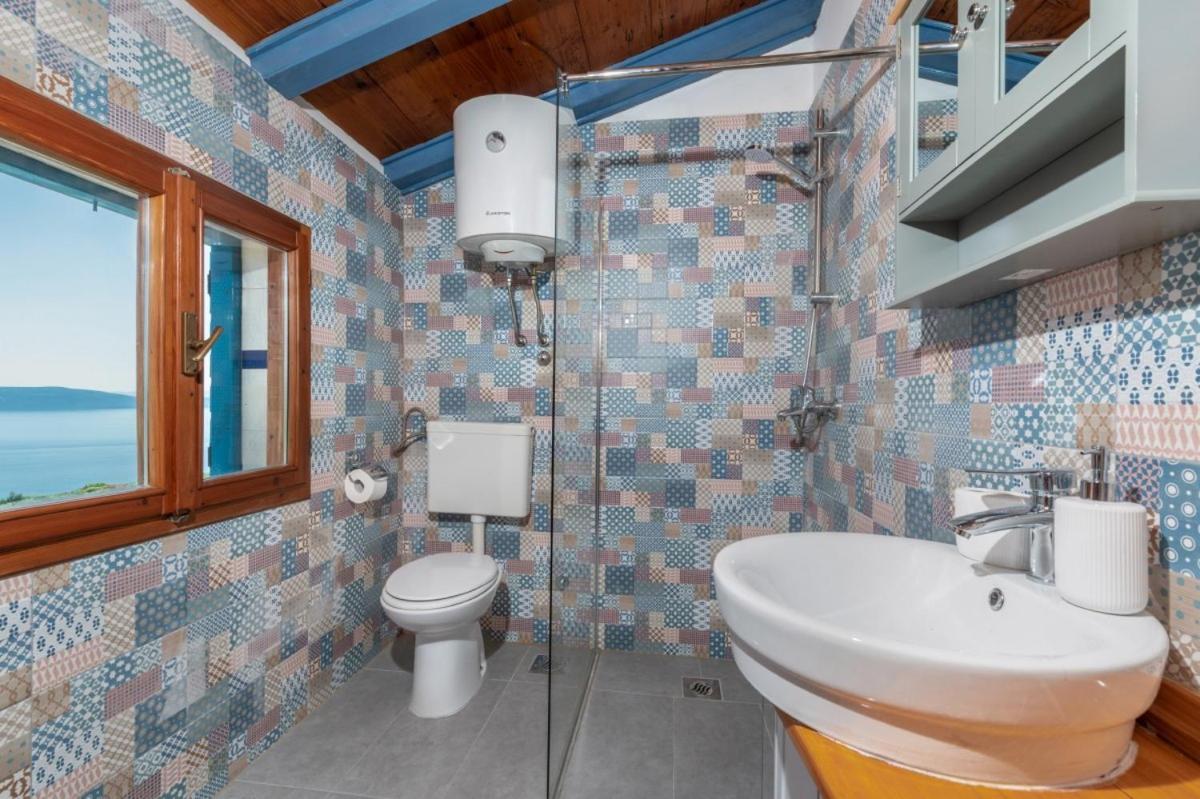 Вилла Crni In Crni - Haus Fuer 6 Personen Лабин Экстерьер фото