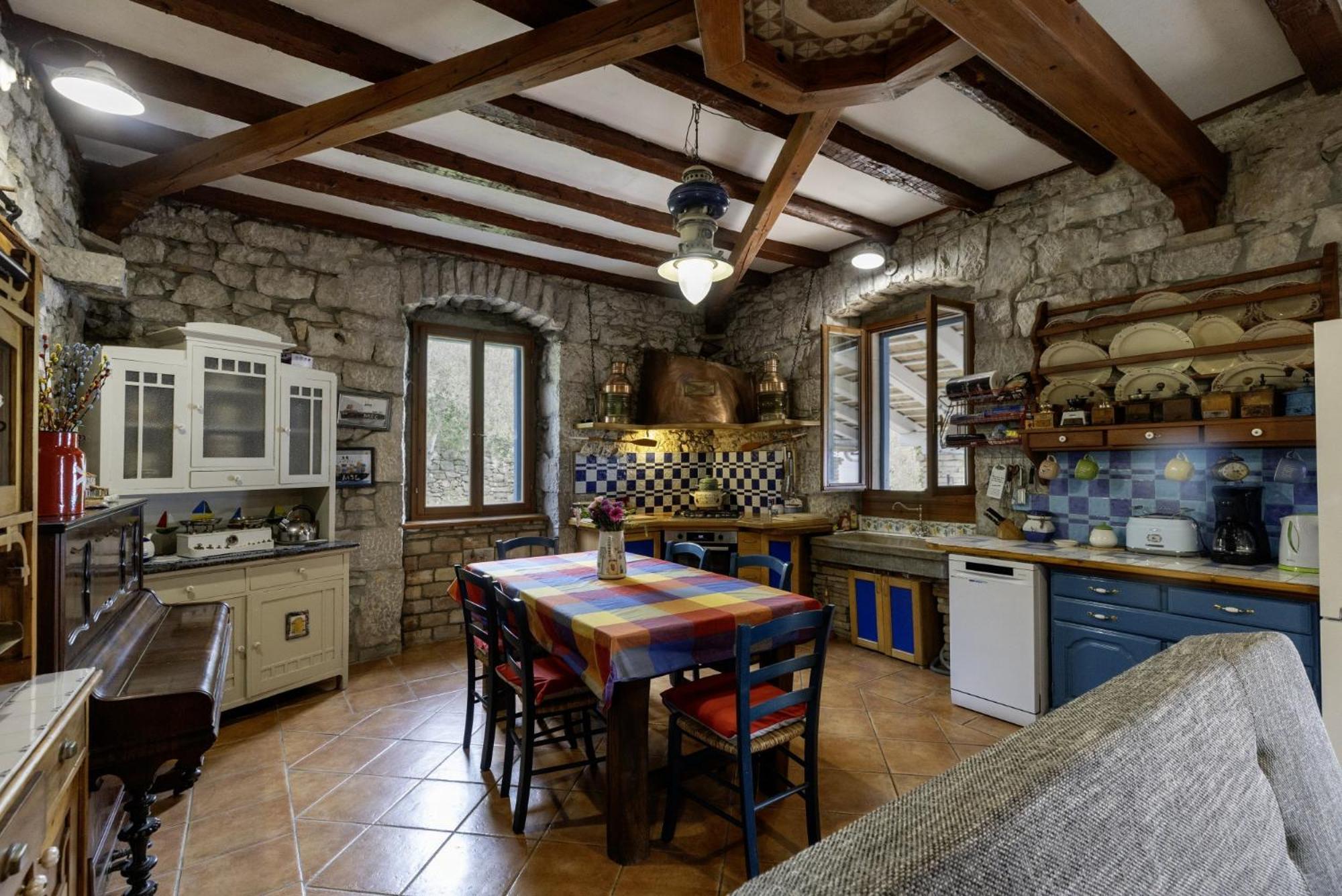Вилла Crni In Crni - Haus Fuer 6 Personen Лабин Экстерьер фото