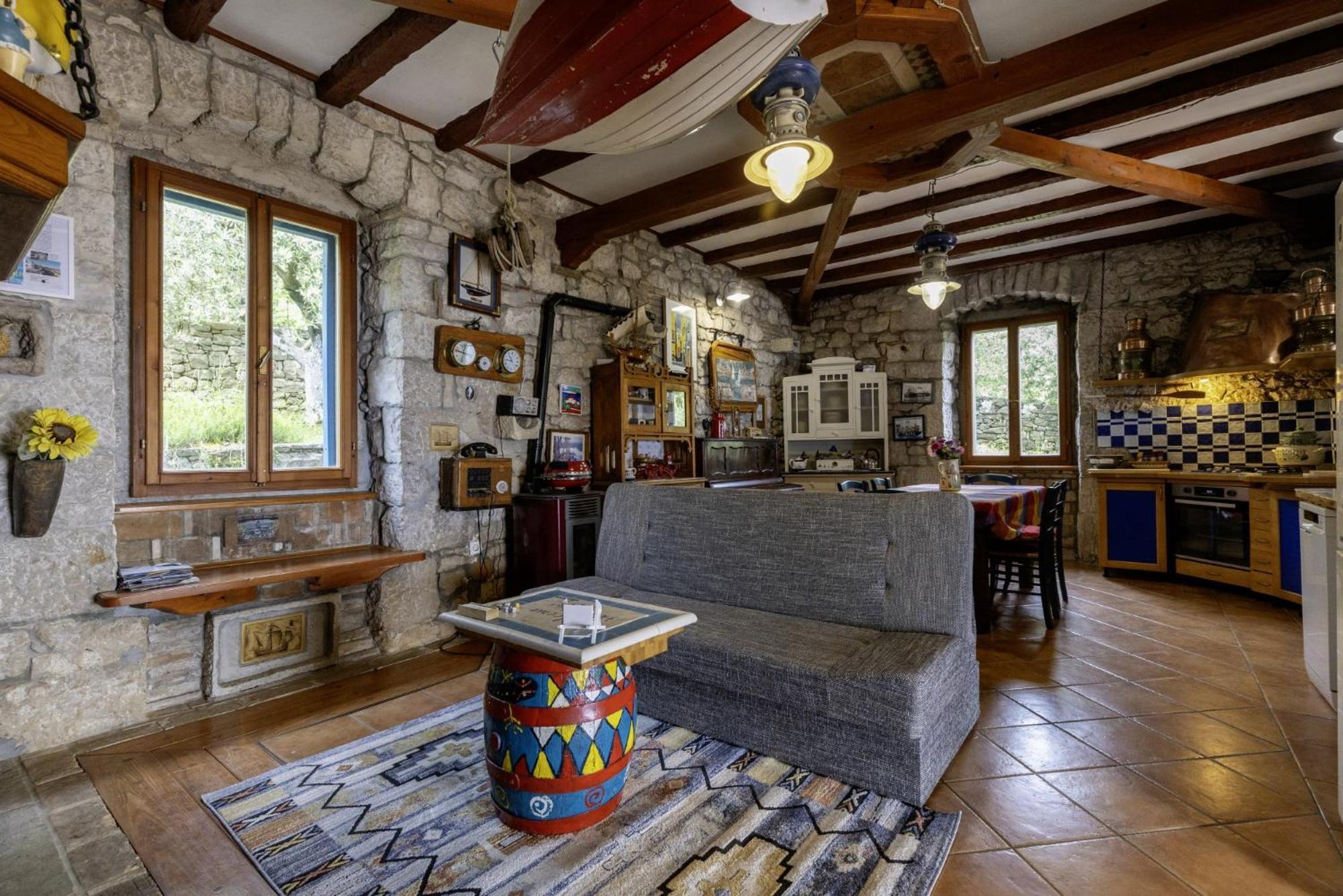 Вилла Crni In Crni - Haus Fuer 6 Personen Лабин Экстерьер фото